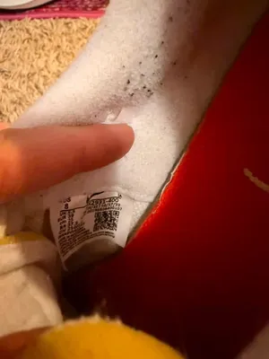 Nike Sneakers thumbnail 2
