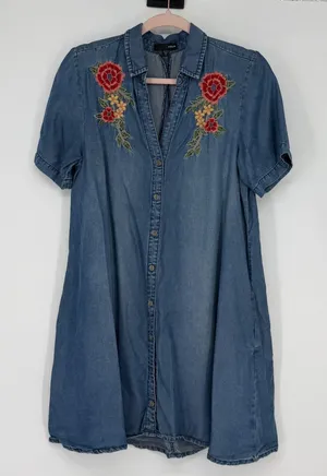 Aqua Chambray Denim Shirt Dress Embroidered‎ Floral Button Front S Boho Casual thumbnail 1