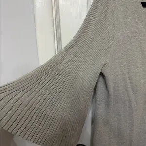 Ann Taylor Pleated Sleeve grey‎ v neck Sweater Dress size small thumbnail 6