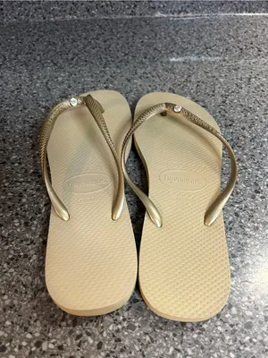 Havaianas Women’s Slim Flip Flops - Beige Footbed with Gold Straps thumbnail 3
