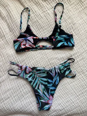 Bright Swimwear thumbnail 2