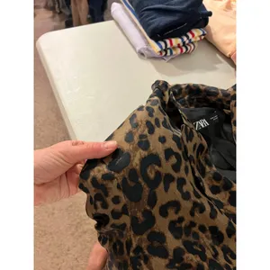 Zara Brown Animal Print Double Button Silky Satin Oversized Blazer Size XS thumbnail 9