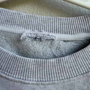 Aritzia TNA Cozy Fleece Cropped Crewneck Gray Sweatshirt Size Small thumbnail 3