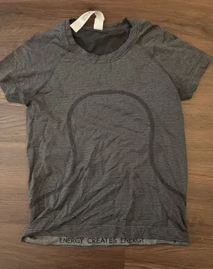 Lululemon Striped Swiftly Tech thumbnail 1