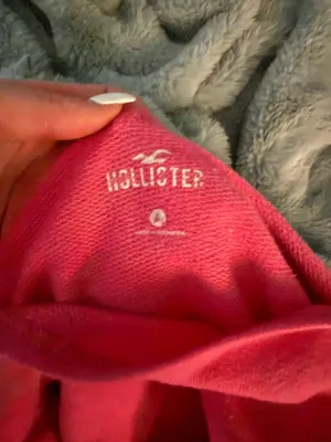 Hollister Off-The-Shoulder Long Sleeve thumbnail 3