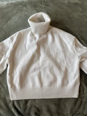 Sweater thumbnail 1