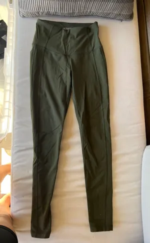 Victoria’s Secret Sport Leggings thumbnail 1
