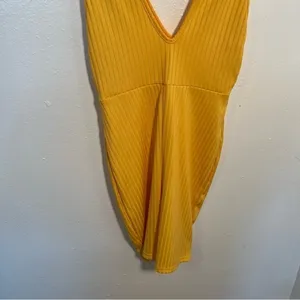 PrettyLittleThing Women's Size 8 Ribbed Tank Top Unitard‎ Yellow V-Neck V-Back thumbnail 6