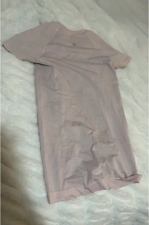 Lululemon Swiftly Tech Short Sleeve Strawberry Milkshake thumbnail 3