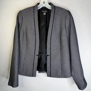 Black Label by Evan‎ Picone Suit Jacket thumbnail 3