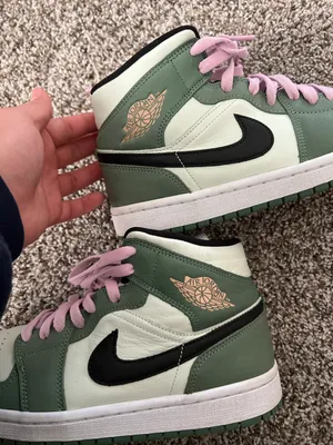 Jordan 1 Dutch Green Mids thumbnail 4