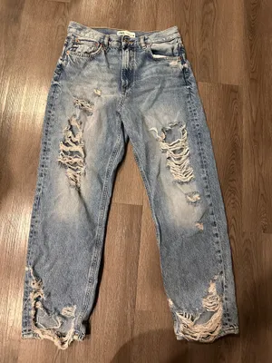 ZARA High-Waisted Distressed Jeans thumbnail 1
