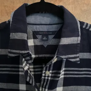 Tommy Hilfiger Blue and White Plaid Button Down Top Size S/P. thumbnail 4