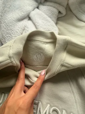 Lululemon Crew Perfectly thumbnail 2