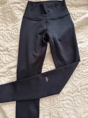 Alo Yoga Leggings thumbnail 2