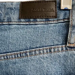 Hollister Social Tourist Ultra High-rise Baggy Jeans‎ Women’s 27 Wide Snap Leg ￼ thumbnail 8