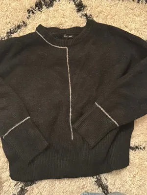 Blu Pepper Sweater Medium Contrast Stitching  thumbnail 1