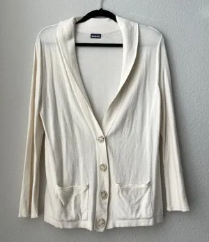 Patagonia Cream Long Sleeve Front Pocket V-Neck Button Up Cardigan Sweater Size thumbnail 1