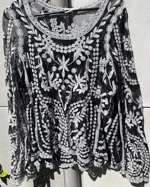 Vintage Vivid Importers of NY Women’s Sz Large Flower Black White Top Blouse thumbnail 1