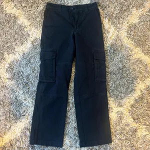 Aritzia TNA Black Cargo Pants size 4 100% cotton thumbnail 4