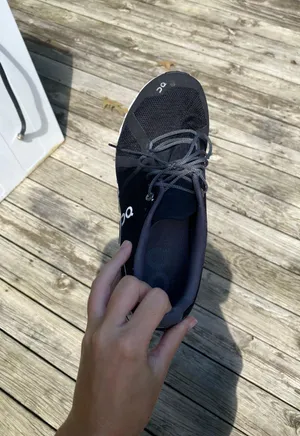 On Cloud Shoes thumbnail 6