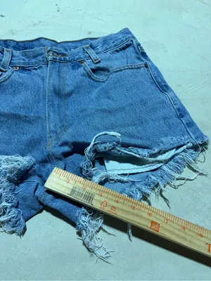 Levi’s Classic cut off Blue Denim Women's Shorts 28 thumbnail 3