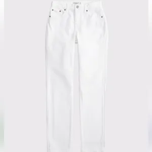 Abercrombie & Fitch Mid Rise 90s Straight Jean thumbnail 7