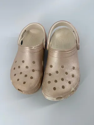 Crocs Classic Shimmer Clogs Shoes Men’s Size 5 Women’s Size 7 Champagne Rose GUC thumbnail 2