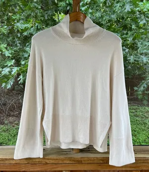 Banana Republic Factory Women's Long Turtleneck Sweater Cream Size S thumbnail 1