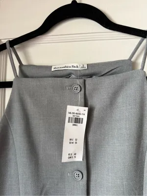 Abercrombie & Fitch Gray Button-Front Sleeveless Jumpsuit Top thumbnail 2