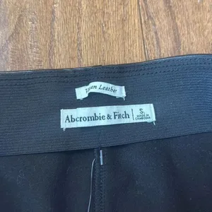 Abercrombie & Fitch NWT black vegan leather leggings size s thumbnail 5