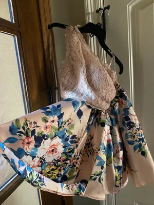 Hoco Dress Size 4 thumbnail 1