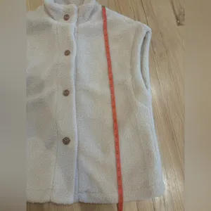 Amazon Women’s Oversized Sherpa Vest thumbnail 4