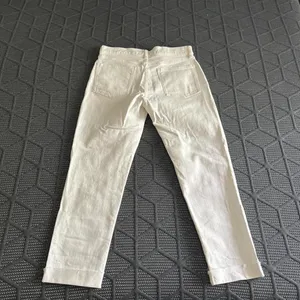 GAP Women’s size 27in Wide Straight Leg Jeans thumbnail 4