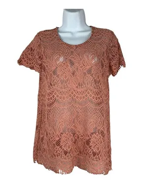 Maurices Womens M Lace Overlay Blouse Rust Short Sleeve Floral Back Slit Nylon thumbnail 1