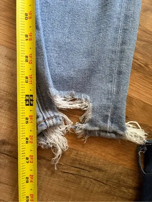 American Eagle Outfitter Light Wash High-Rise Ripped distressed Jeans Sz 4 denim thumbnail 12