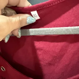 Chic Red XL Tank Top EUC thumbnail 2