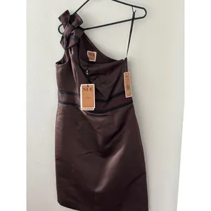 NUE by Shani‎ Brown One Shoulder Bow Cocktail Dress Shapewear Built In Sz 8 S147 thumbnail 8
