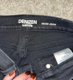 Levi's Denizen Mom Jeans thumbnail 3