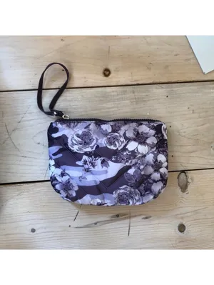 Cynthia Rowley EUC Women's Large Quilted Purple Floral Camo Weekender Bag thumbnail 11