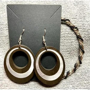 Faceted clear bead necklace, Silver & Black‎ bangle bracelet and dangle earrings thumbnail 7