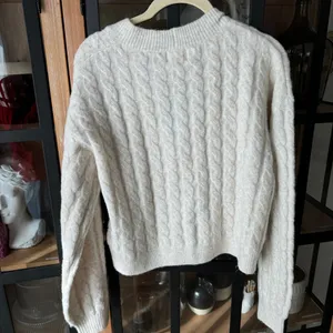 H&M wool chunky cableknit cardigan sweater beige oatmeal vneck button down thumbnail 4