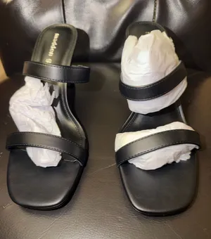 Heels Black Size 9 thumbnail 1