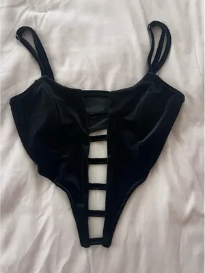 Going Out Forever 21 Top Black thumbnail 1