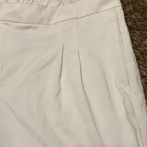 Nike Dri Fit white cloth woman size MEDIUM shorts thumbnail 2