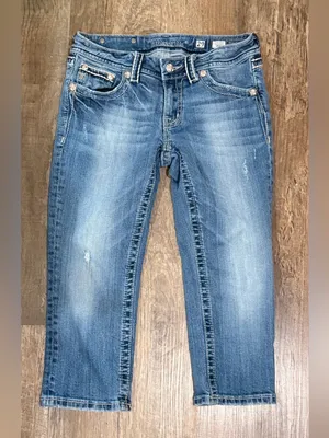 Miss Me Capri Women's Light Blue Embroidered Back Pocket Jeans thumbnail 4