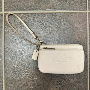 Coach Double Corner Double Zip Wristlet Pebbled Leather Chalk/Light Gold thumbnail 15