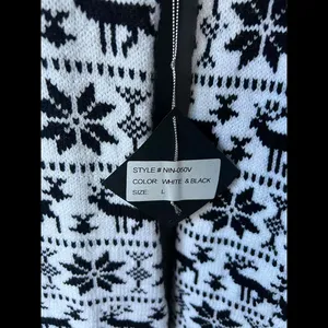 NWT’s Black and White V-Neck Sweater Dress size Large thumbnail 4
