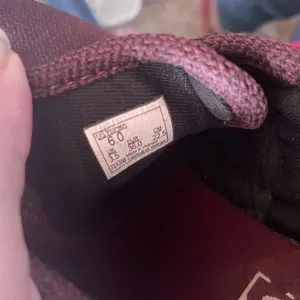 Vans Burgundy Women’s Woven Ultractive Shoes Size 6 EUC! 010‎ thumbnail 6