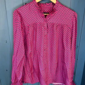 Vineyard Vines Pink and Blue Diamond Blouse | Women’s Size XL thumbnail 1